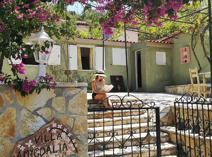 Holiday home Amygdalia *